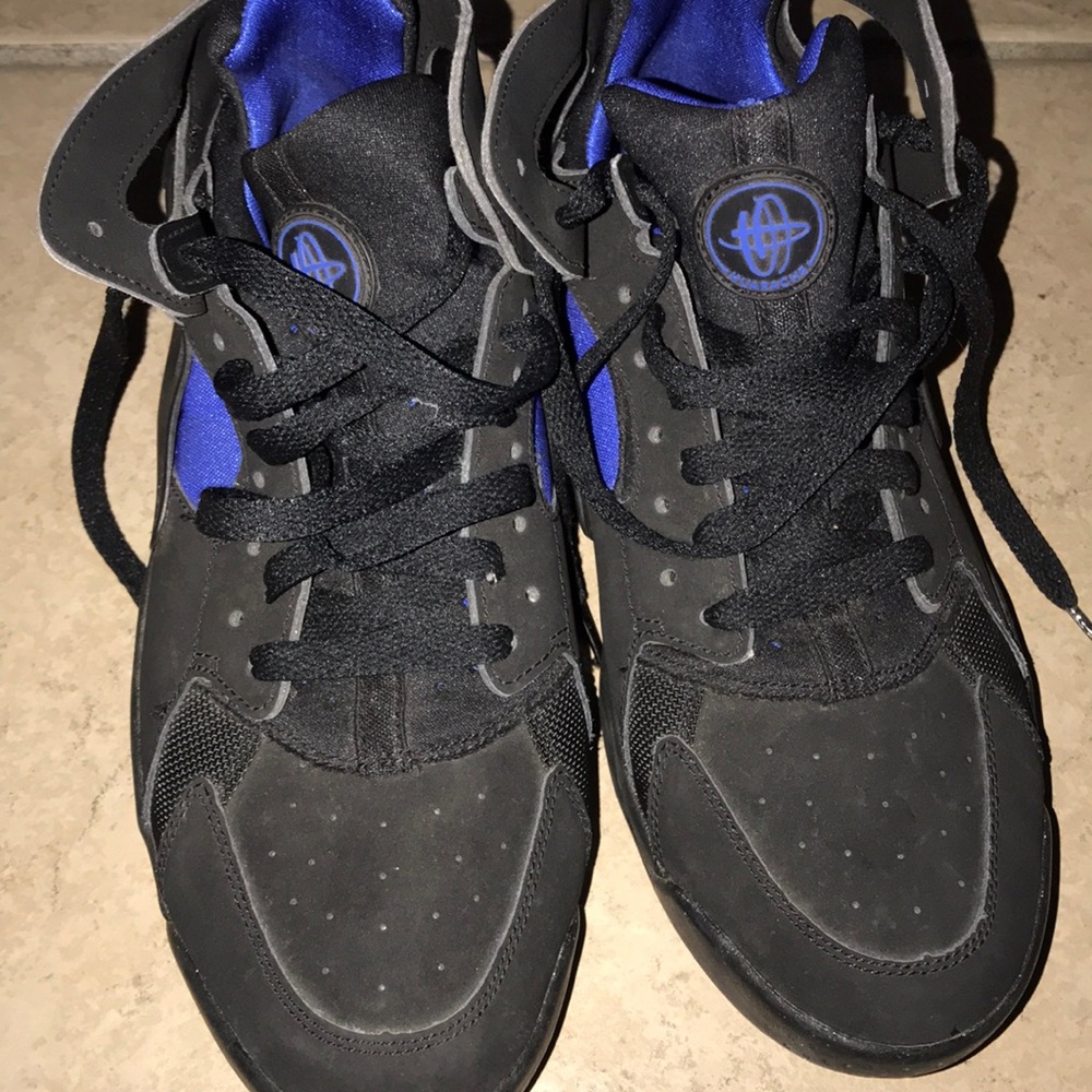 Practically brand new Nike huaraches